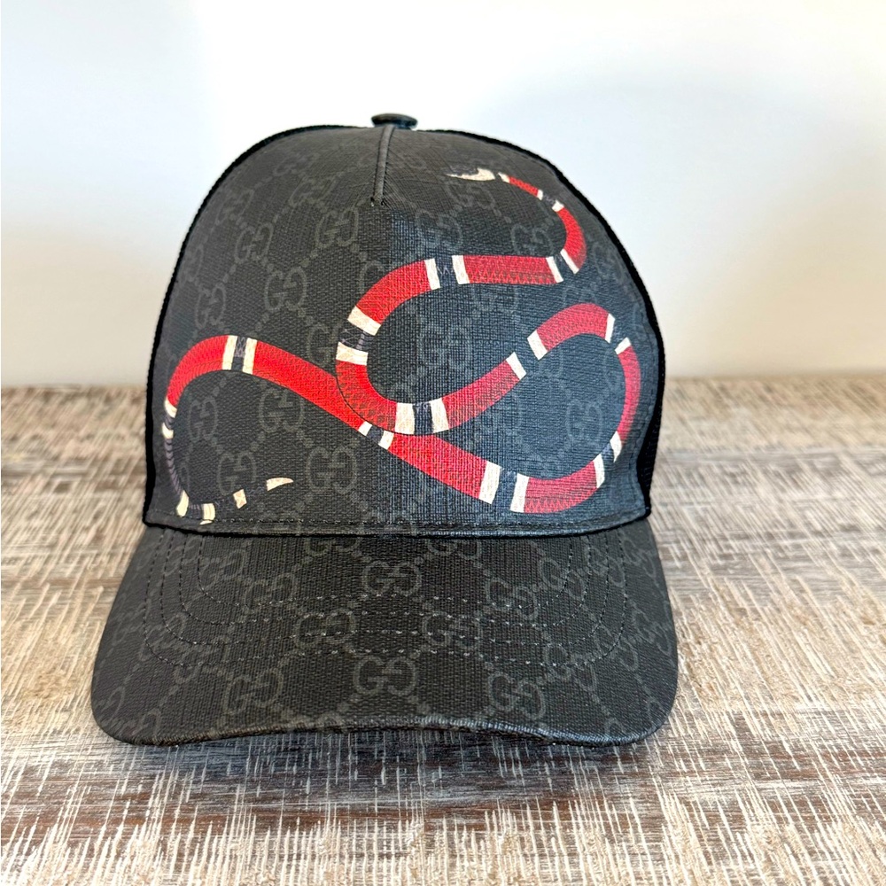 ✨ Gucci Kingsnake Print GG Supreme Hat ✨